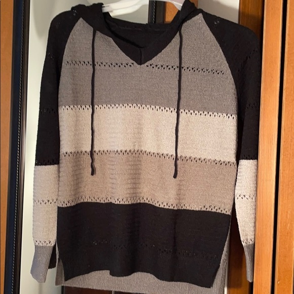 Black  Knitted Hoodie - Picture 3 of 6